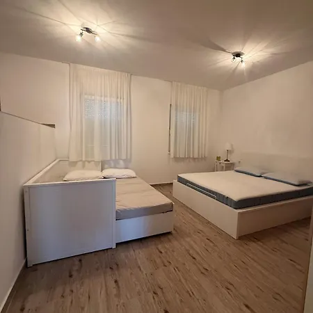 Apartment Seaesta Dino Trogir
